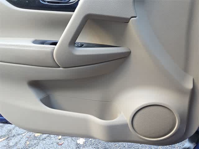 Thumbnail: 2017 Nissan Rogue - 30