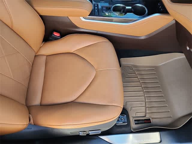 Thumbnail: 2021 Toyota Highlander - 19