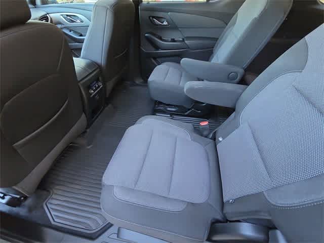 Thumbnail: 2023 Chevrolet Traverse - 17