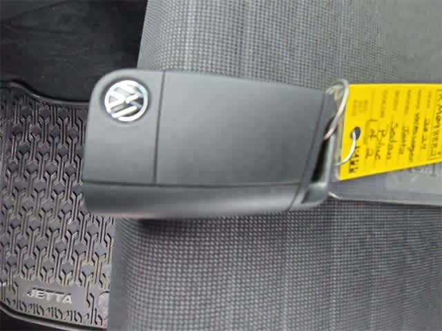 Thumbnail: 2024 Volkswagen Jetta - 32