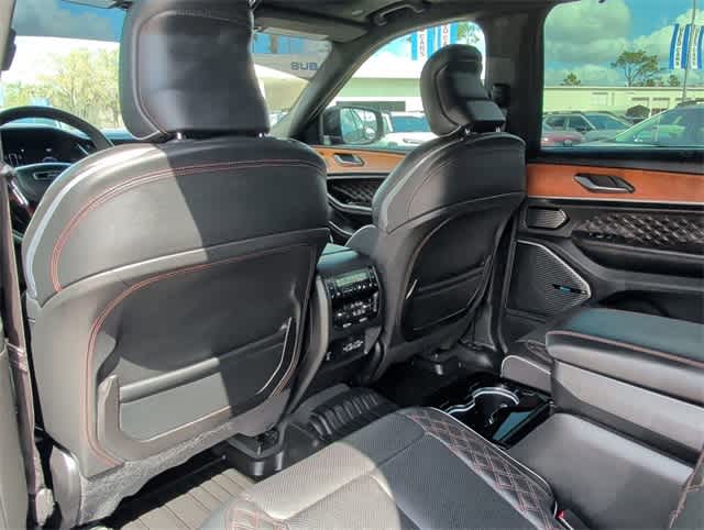 Thumbnail: 2023 Jeep Grand Cherokee L - 16