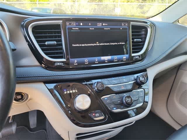 Thumbnail: 2021 Chrysler Pacifica - 23