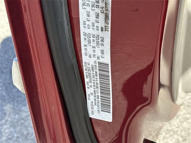 Thumbnail: 2013 Chrysler Town & Country - 28