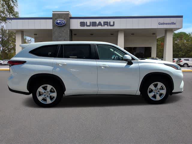 Thumbnail: 2023 Toyota Highlander - 7