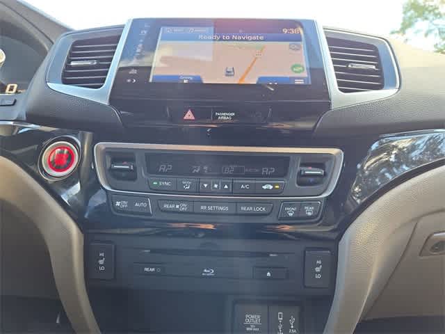 Thumbnail: 2017 Honda Pilot - 27