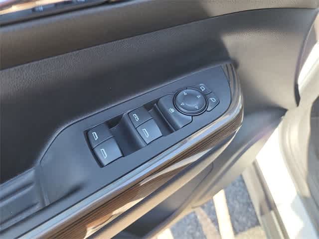 Thumbnail: 2023 GMC Acadia - 15