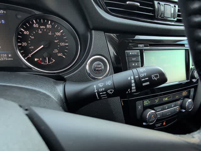 Thumbnail: 2022 Nissan Rogue Sport - 22