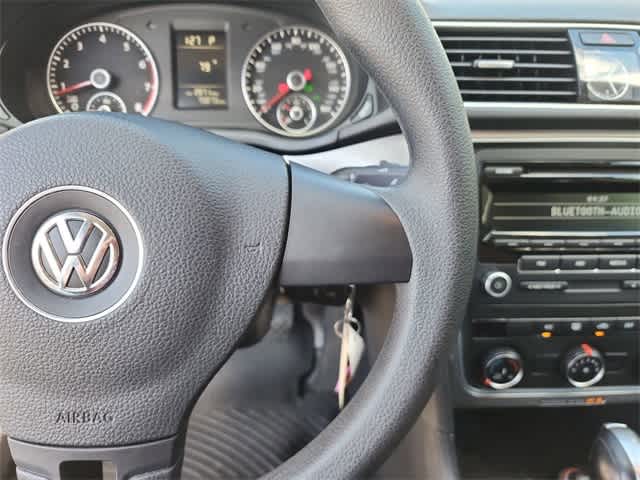 Thumbnail: 2013 Volkswagen Passat - 22