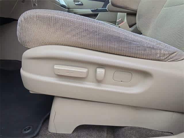 Thumbnail: 2011 Honda Odyssey - 16