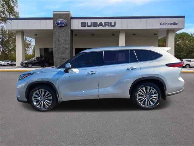 Thumbnail: 2021 Toyota Highlander - 3