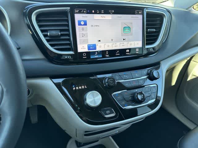 Thumbnail: 2024 Chrysler Pacifica - 22