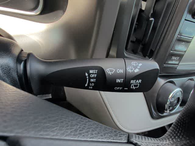 Thumbnail: 2013 Toyota RAV4 - 21