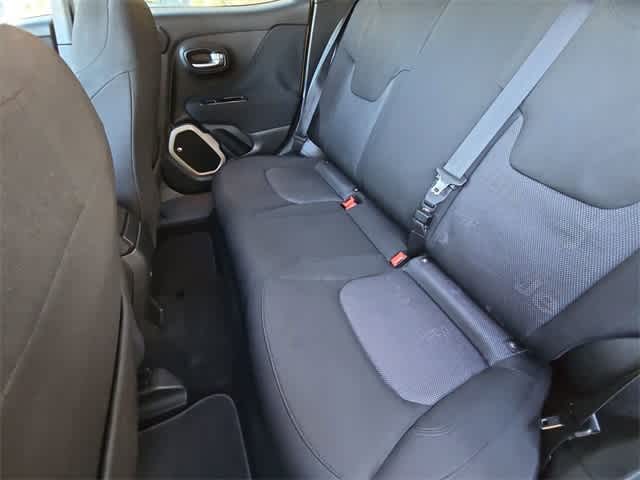 Thumbnail: 2016 Jeep Renegade - 19