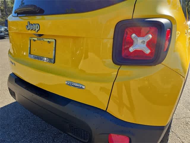 Thumbnail: 2016 Jeep Renegade - 12