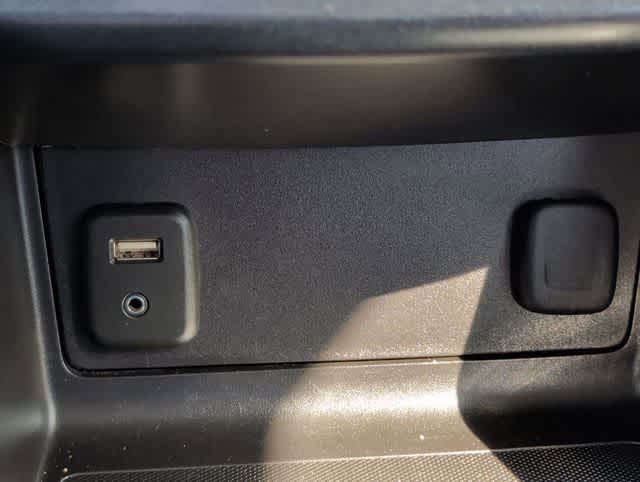 Thumbnail: 2016 Chevrolet Colorado - 28