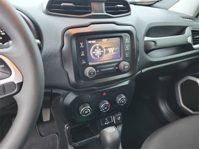 Thumbnail: 2020 Jeep Renegade - 23
