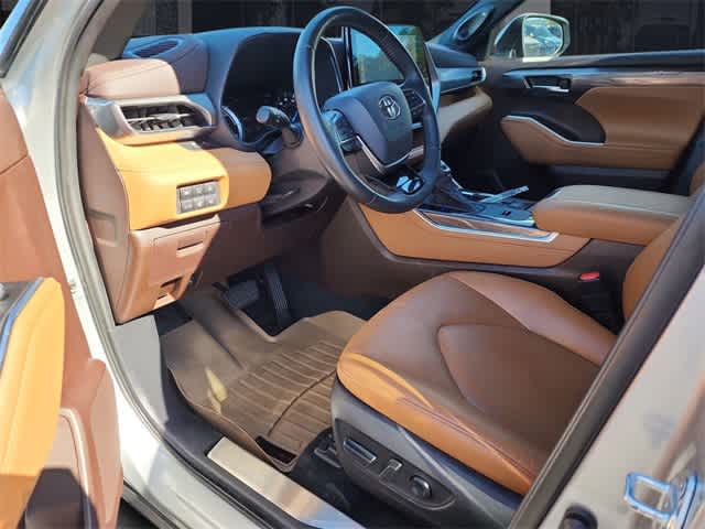 Thumbnail: 2021 Toyota Highlander - 31