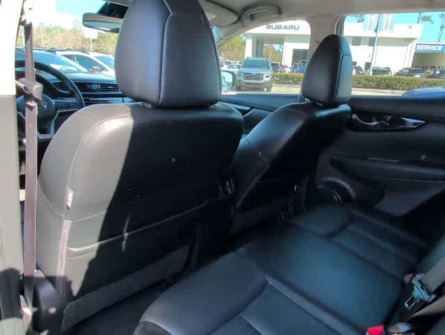 Thumbnail: 2022 Nissan Rogue Sport - 16