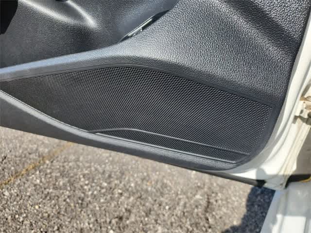 Thumbnail: 2013 Volkswagen Passat - 24