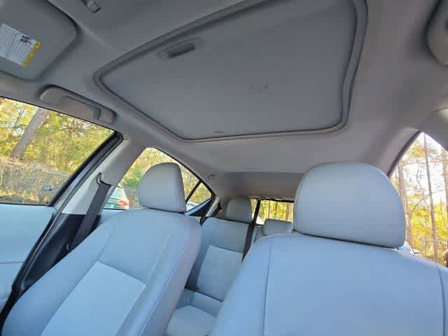 Thumbnail: 2012 Toyota Prius c - 17