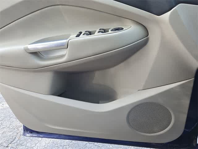 Thumbnail: 2016 Ford Escape - 29