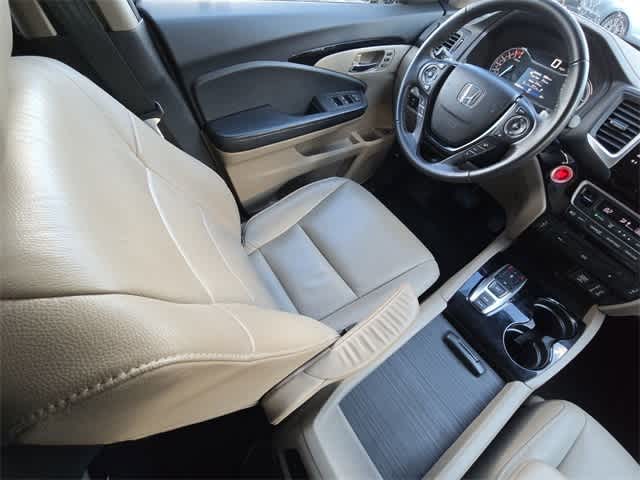 Thumbnail: 2017 Honda Pilot - 15