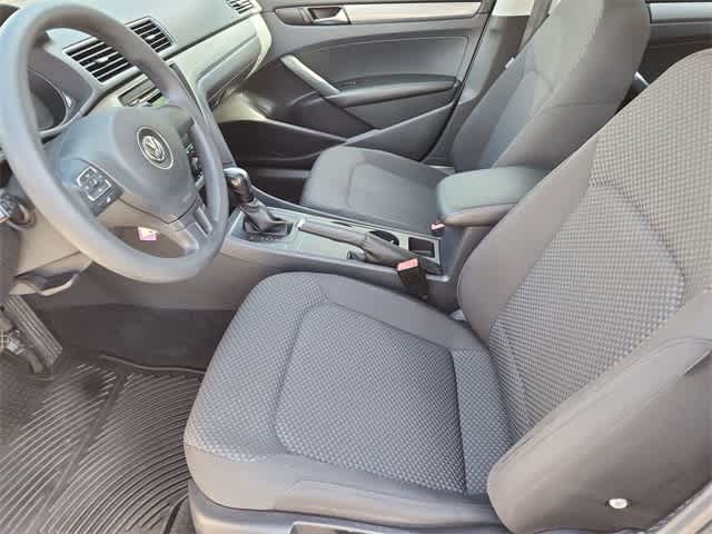 Thumbnail: 2013 Volkswagen Passat - 14