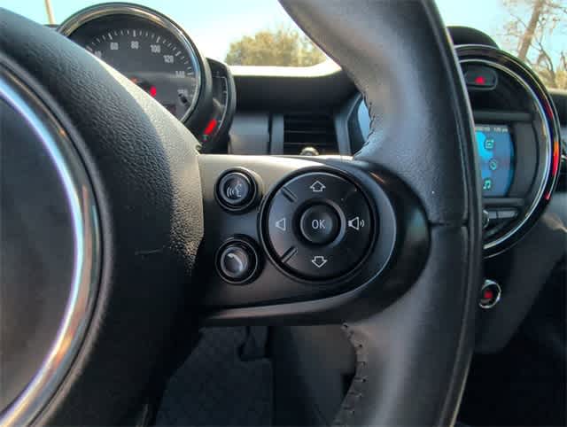 Thumbnail: 2020 MINI Cooper Hardtop - 21