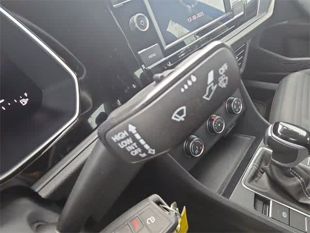 Thumbnail: 2024 Volkswagen Jetta - 24