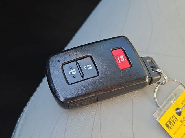 Thumbnail: 2012 Toyota Prius c - 32