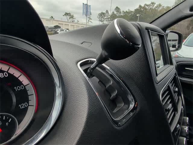 Thumbnail: 2015 Dodge Grand Caravan - 28