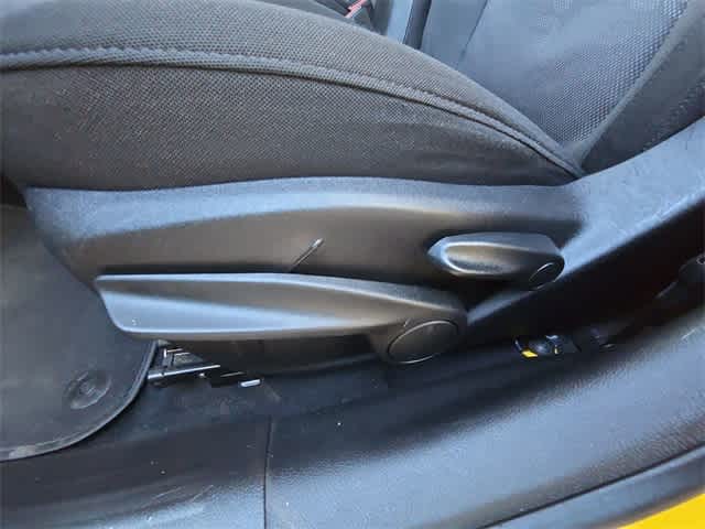 Thumbnail: 2016 Jeep Renegade - 16