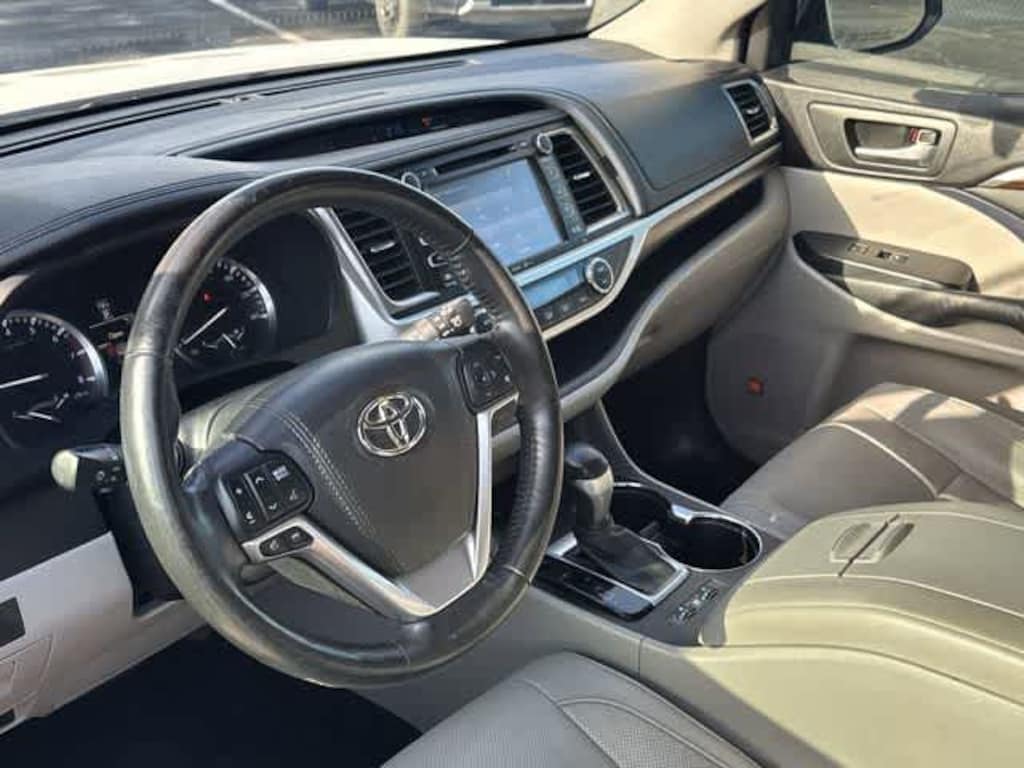 Used 2015 Toyota Highlander Limited SUV