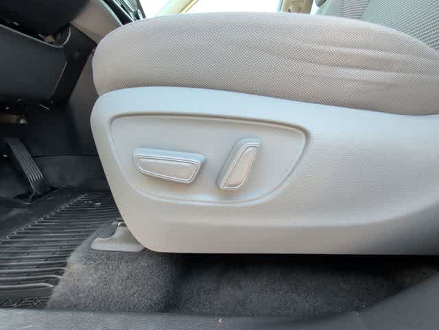 Thumbnail: 2023 Toyota Highlander - 14