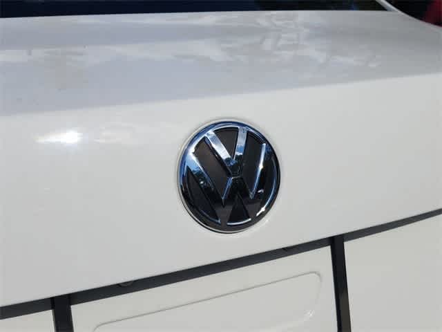 Thumbnail: 2013 Volkswagen Passat - 10