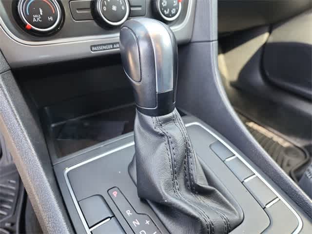 Thumbnail: 2013 Volkswagen Passat - 26