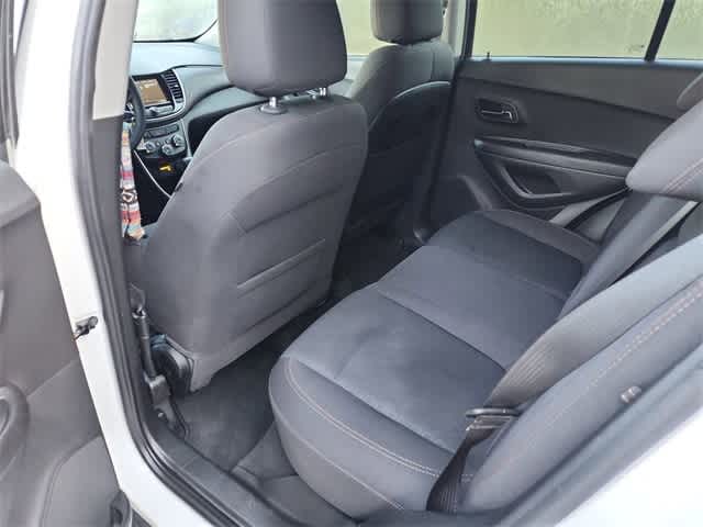 Thumbnail: 2019 Chevrolet Trax - 16