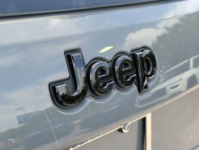 Thumbnail: 2021 Jeep Grand Cherokee - 11