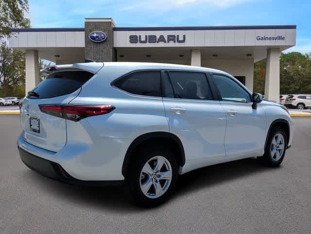 Thumbnail: 2023 Toyota Highlander - 6