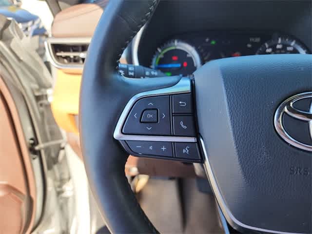 Thumbnail: 2021 Toyota Highlander - 21