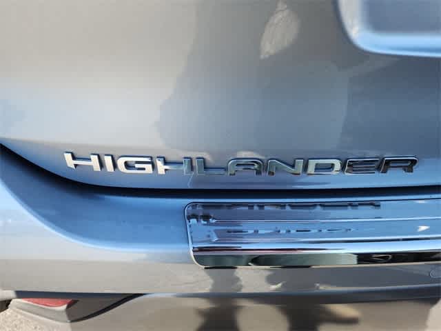 Thumbnail: 2021 Toyota Highlander - 10