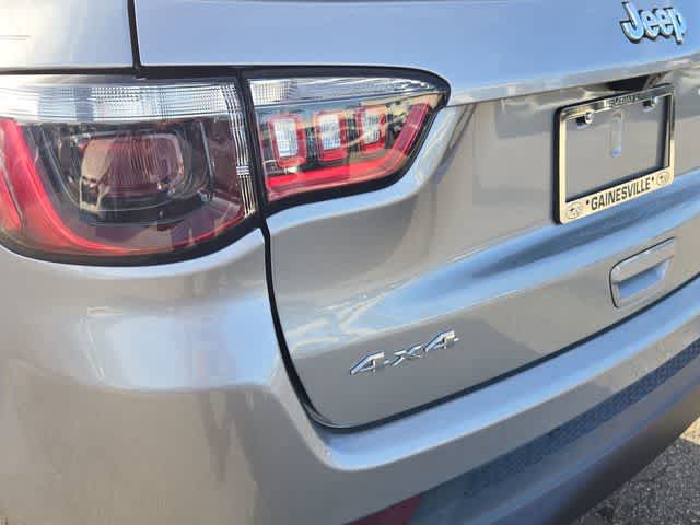 Thumbnail: 2022 Jeep Compass - 11