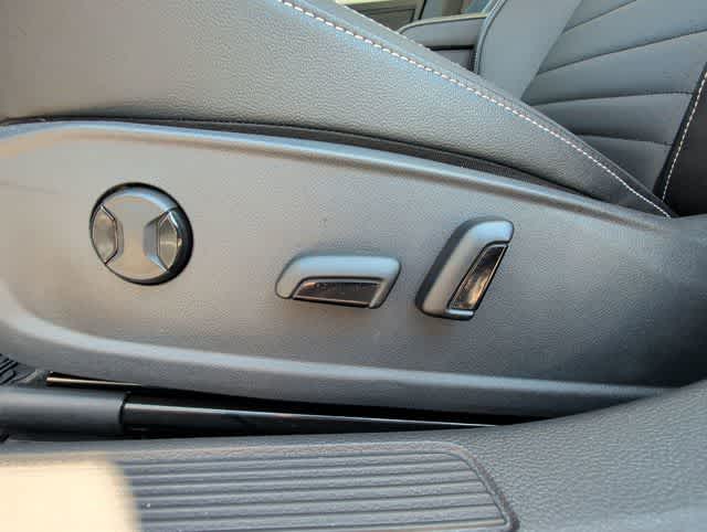 Thumbnail: 2023 Volkswagen Jetta - 14