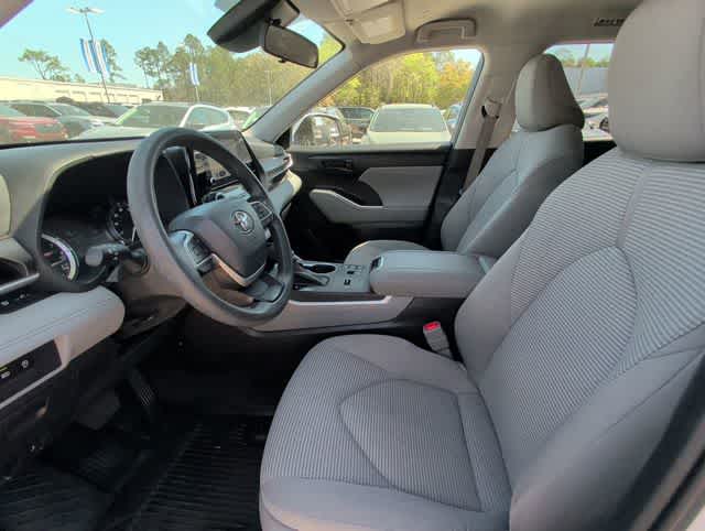 Thumbnail: 2023 Toyota Highlander - 2