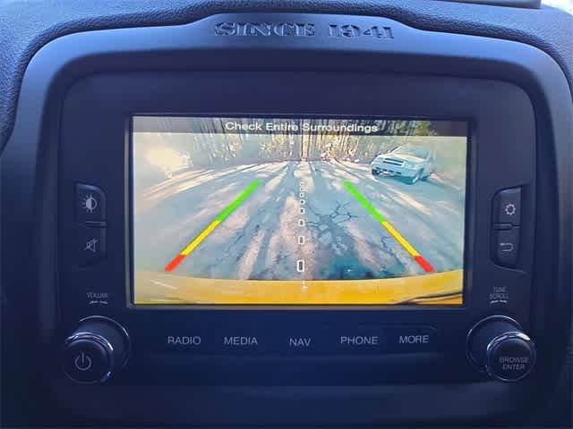 Thumbnail: 2016 Jeep Renegade - 29