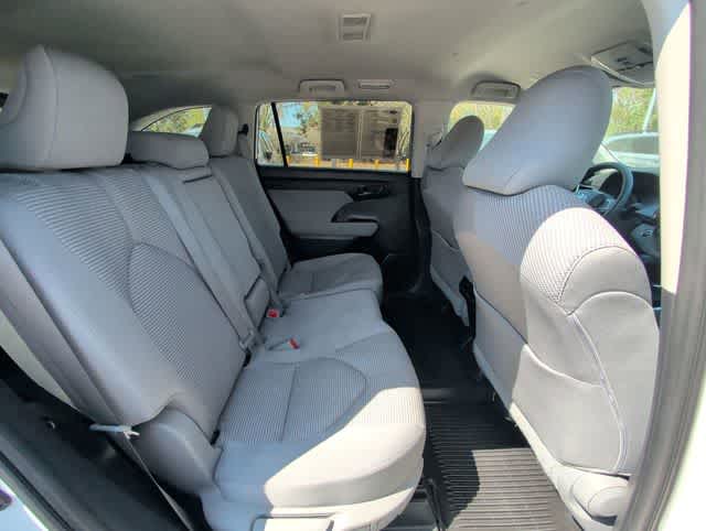 Thumbnail: 2023 Toyota Highlander - 17