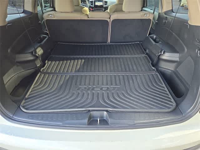 Thumbnail: 2017 Honda Pilot - 34