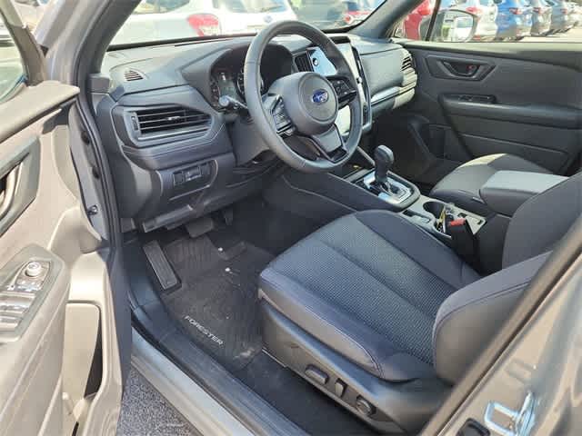 2025 Subaru Forester Premium Base photo 2