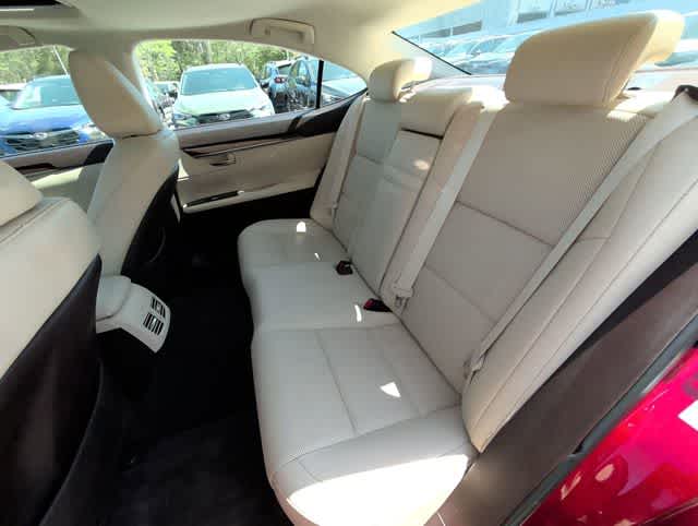 Thumbnail: 2016 Lexus ES - 18