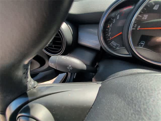 Thumbnail: 2020 MINI Cooper Hardtop - 23